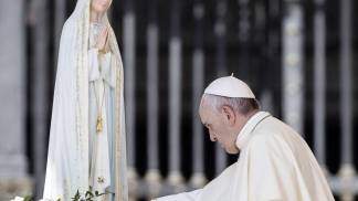 Papa e Nossa Senhora de Fátima
