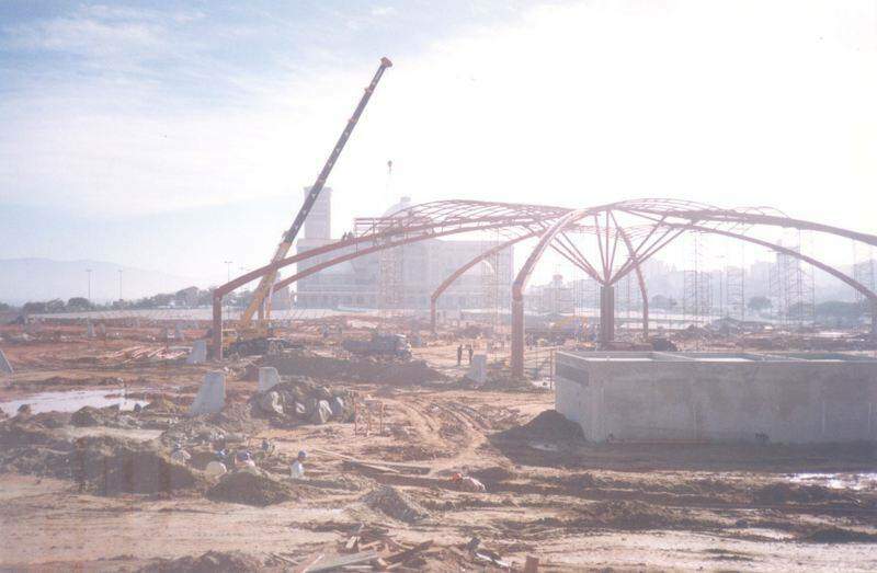 Construção do Centro de Apoio ao Romeiro em 1997. Foto: CDM Santuário Nacional