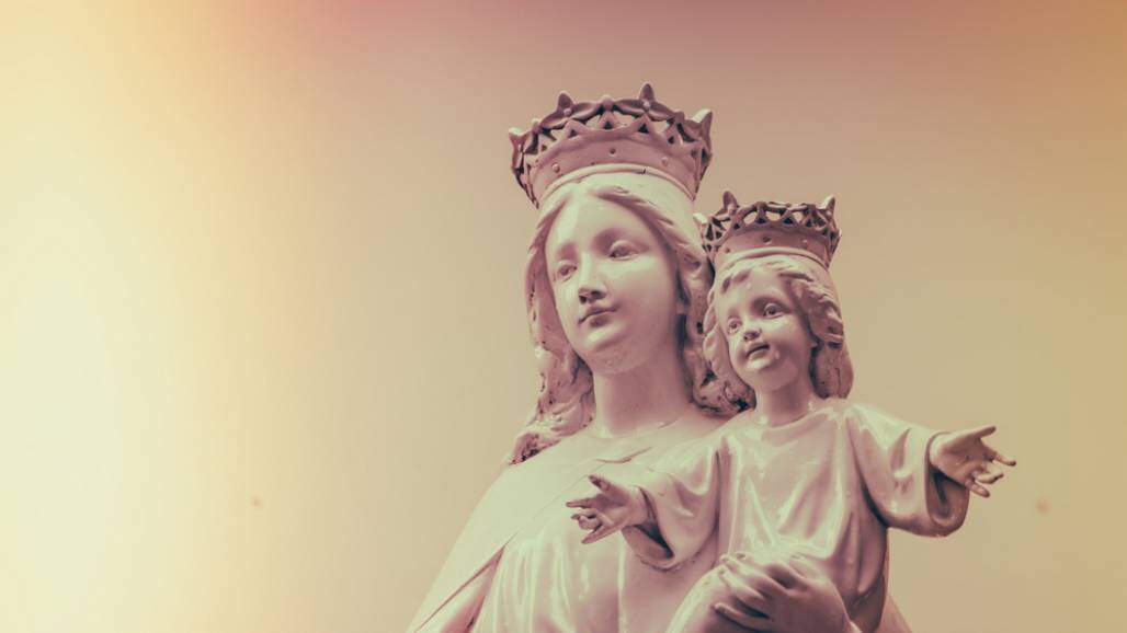 nossa senhora, mãe de deus (Shutterstock) nossa senhora, mãe de deus (Shutterstock)