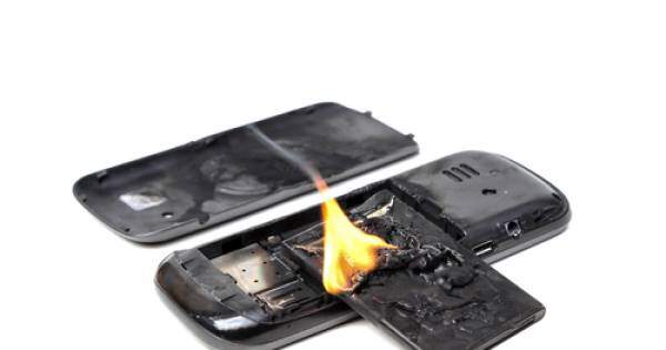 Celular explode e deixa três feridos neste final de semana em Potim