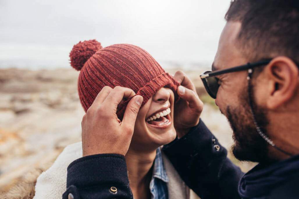 casal jovem feliz (shutterstock) casal jovem feliz (shutterstock)