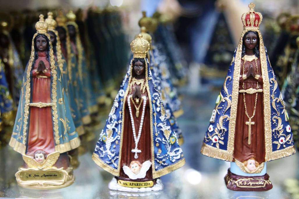 Imagens de Nossa Senhora Aparecida no Centro de Apoio ao Romeiro (A12.com) Imagens de Nossa Senhora Aparecida no Centro de Apoio ao Romeiro (A12.com)