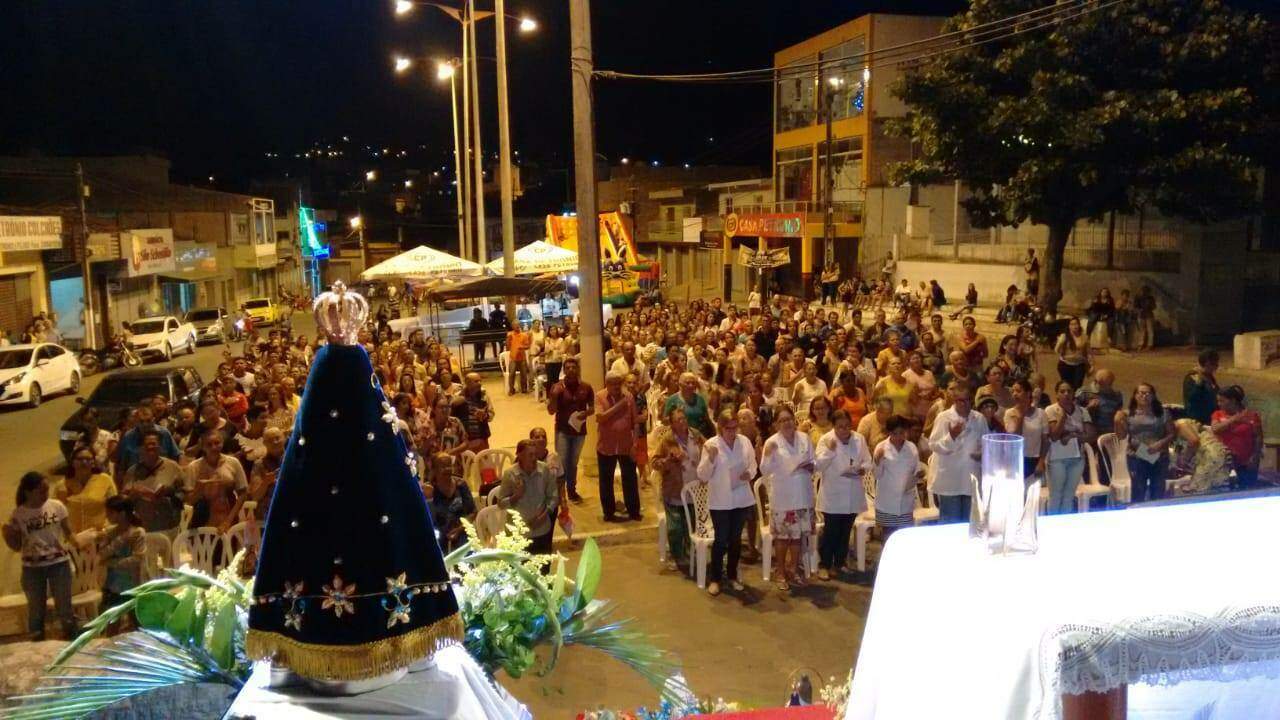 Celebração reúne fiéis em missa campal em Tupanatinga (PE)