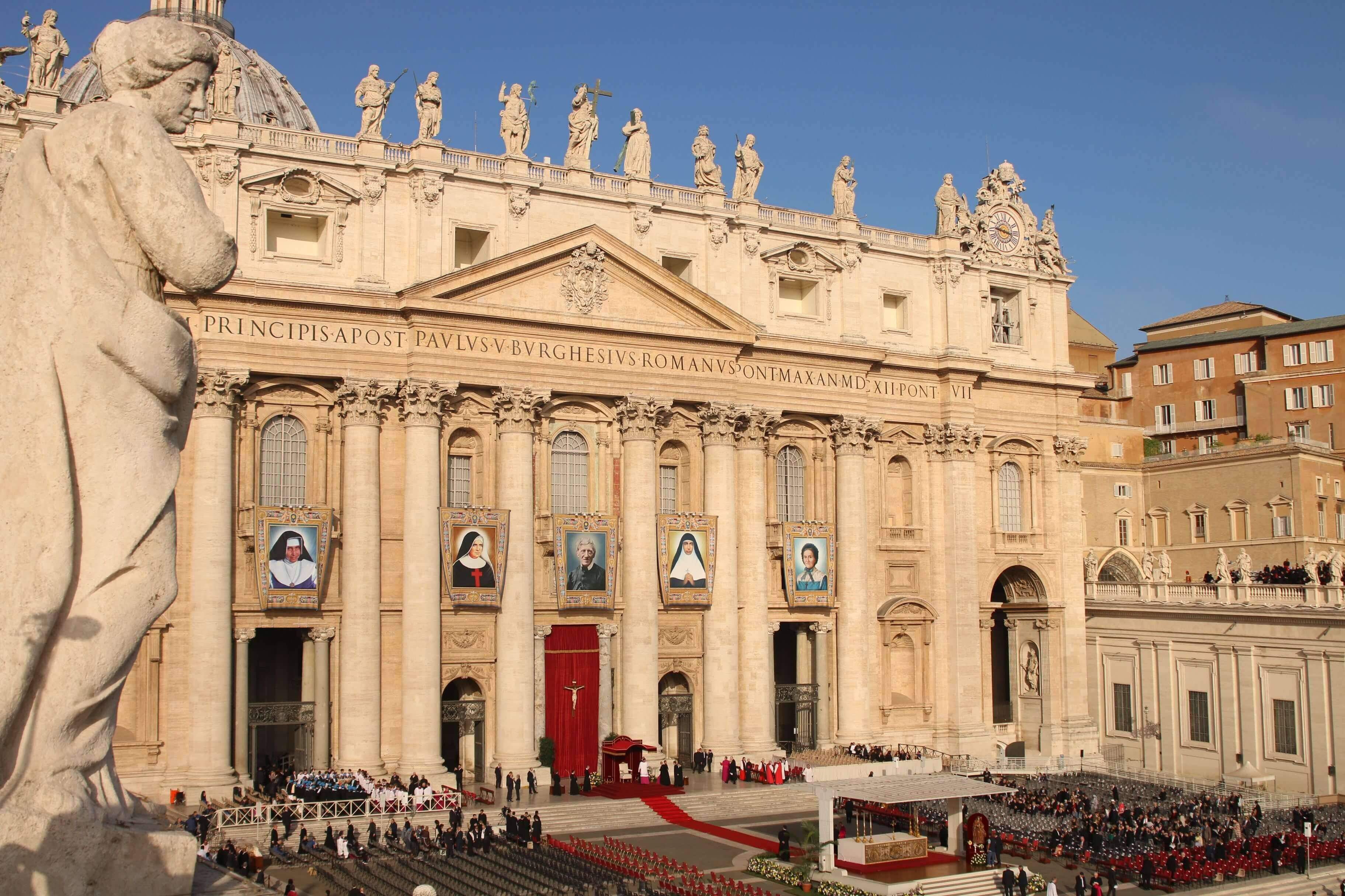 Por que o Vaticano é um território independente da Itália?