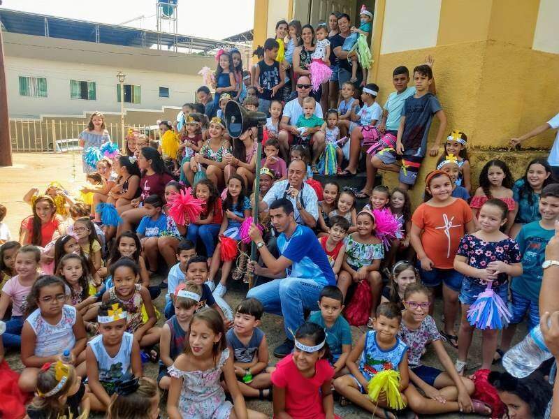Encontro com crianças durante missão na Paróquia Sagrada Família em Córrego Fundo