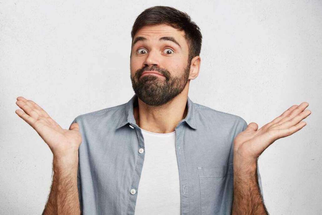 homem em duvida (Shutterstock) homem em duvida (Shutterstock)