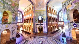 Altar Central do Santuário de Aparecida Altar Central do Santuário de Aparecida