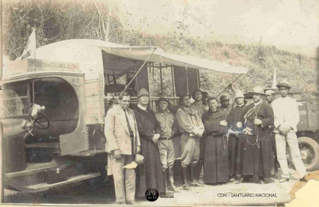 Padre Antão e os soldados da Revolução (CDM Santuário Nacional) Padre Antão e os soldados da Revolução (CDM Santuário Nacional)