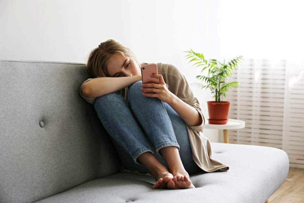 solitario, sozinho, cansado, triste, abandonado, depressão (Shutterstock)