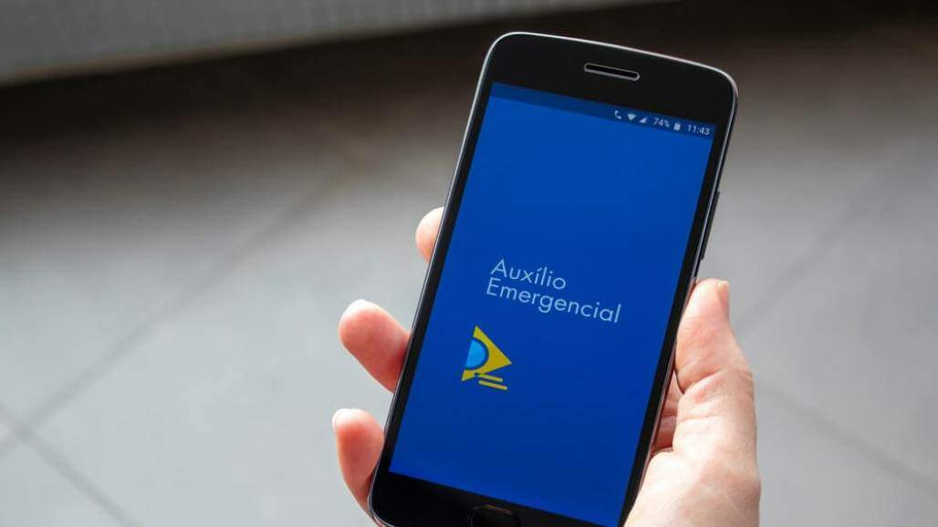 auxílio-emergencial (Shutterstock) auxílio-emergencial (Shutterstock)
