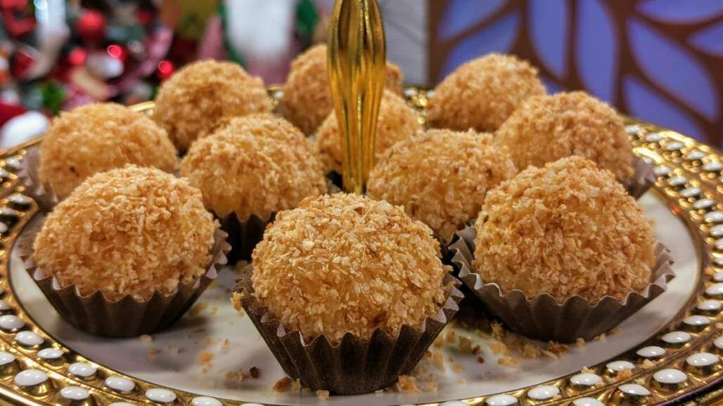 Brigadeiro de quindim (Produção Santa Receita) Brigadeiro de quindim (Produção Santa Receita)