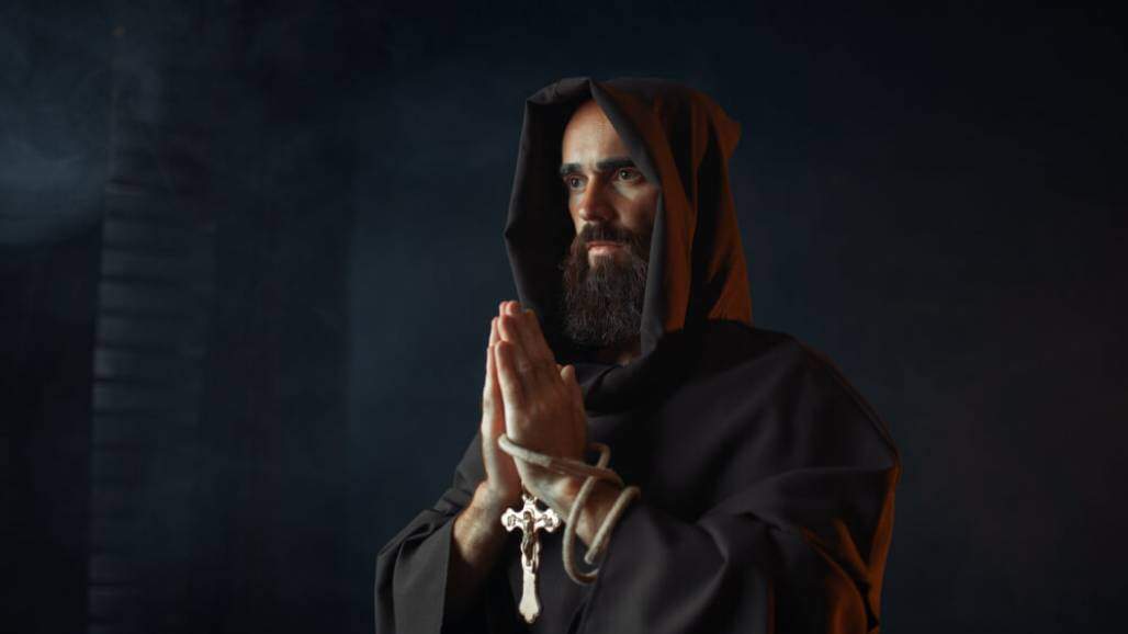monge-medieval (Shutterstock) monge-medieval (Shutterstock)