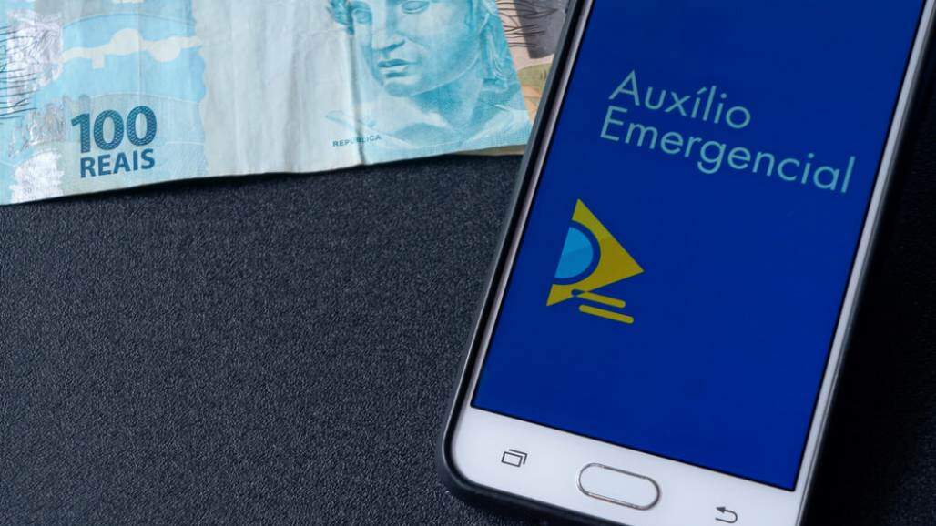 auxílio emergencial (Shutterstock) auxílio emergencial (Shutterstock)