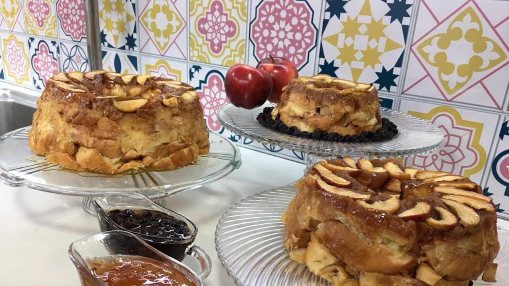 bolo pudim de pão com maçãs (Produção Santa Receita) bolo pudim de pão com maçãs (Produção Santa Receita)