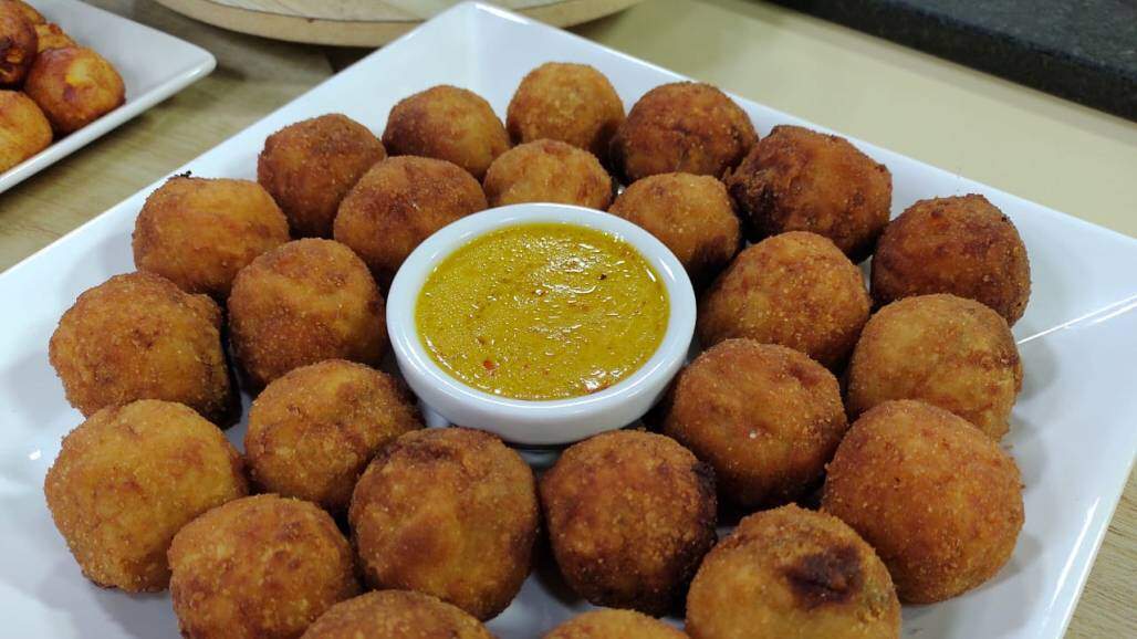 Bolinho de costela (Produção Santa Receita) Bolinho de costela (Produção Santa Receita)