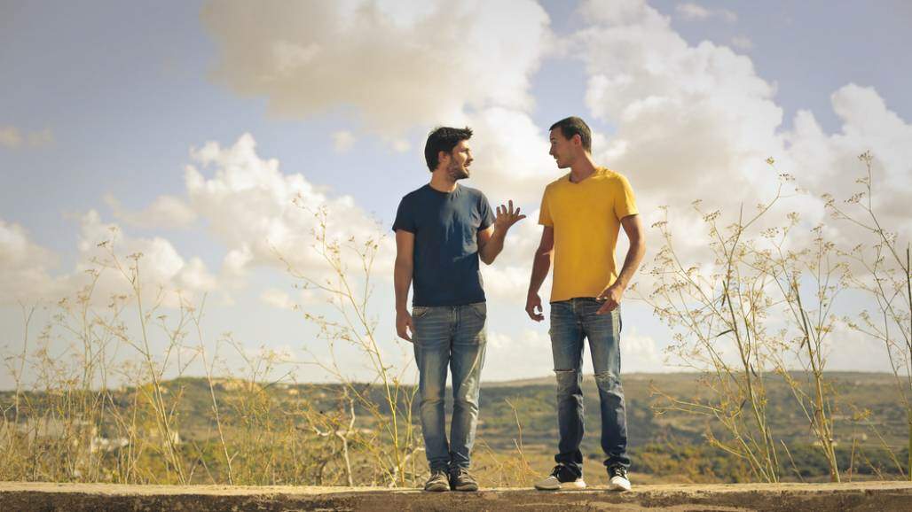 Diálogo, conversa, amigos conversando (Ollyy/ Shutterstock) Diálogo, conversa, amigos conversando (Ollyy/ Shutterstock)