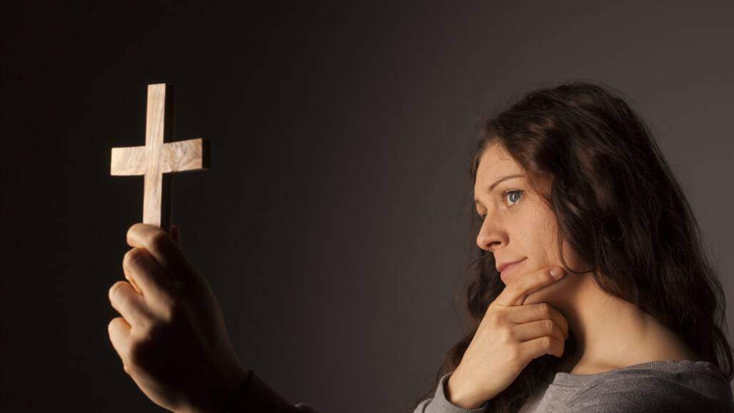 Deus existe, ter fé, acreditar em Deus, questionar a fé (UVgreen/ Shutterstock) Deus existe, ter fé, acreditar em Deus, questionar a fé (UVgreen/ Shutterstock)