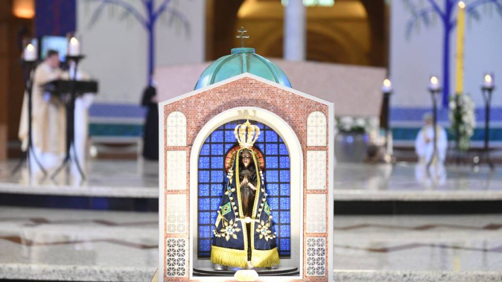Missa Aparecida pelo Brasil - Abril 2021 - Lançamento livro da Novena e Festa 2021 (Thiago Leon) Missa Aparecida pelo Brasil - Abril 2021 - Lançamento livro da Novena e Festa 2021 (Thiago Leon)