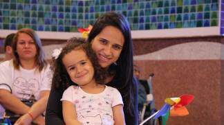 mãe e filha no Santuário de Aparecida mãe e filha no Santuário de Aparecida