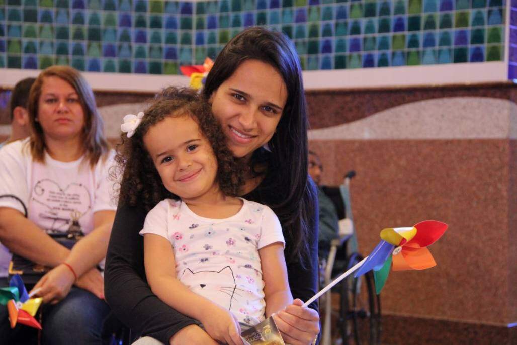 mãe e filha no Santuário de Aparecida (Thiago Leon) mãe e filha no Santuário de Aparecida (Thiago Leon)