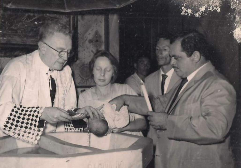 Padre Vítor Coelho batizando na Basílica Nossa Senhora Aparecida (Comissão do Patrimônio Histórico Provincial) Padre Vítor Coelho batizando na Basílica Nossa Senhora Aparecida (Comissão do Patrimônio Histórico Provincial)