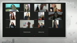 participantes do terço Jovens de Maria