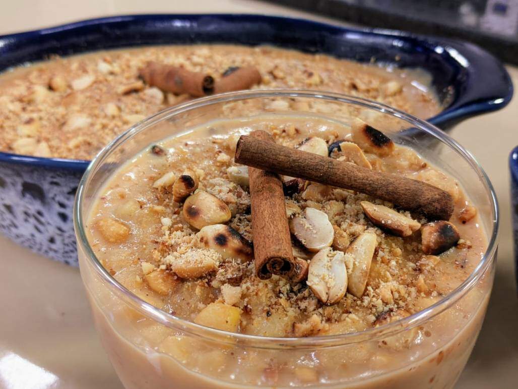 Canjica com calda queimada - Santa Receita (Produção Santa Receita) Canjica com calda queimada - Santa Receita (Produção Santa Receita)