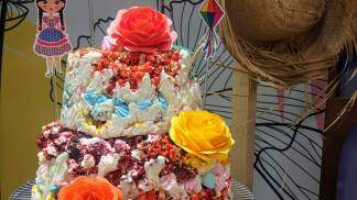 Bolo de pipoca colorido - Santa Receita Bolo de pipoca colorido - Santa Receita
