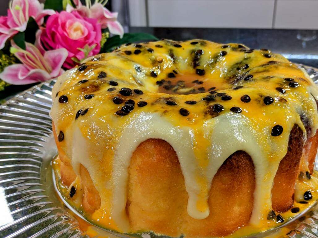 Bolo de maracujá molhadinho - Santa Receita (Produção Santa Receita) Bolo de maracujá molhadinho - Santa Receita (Produção Santa Receita)