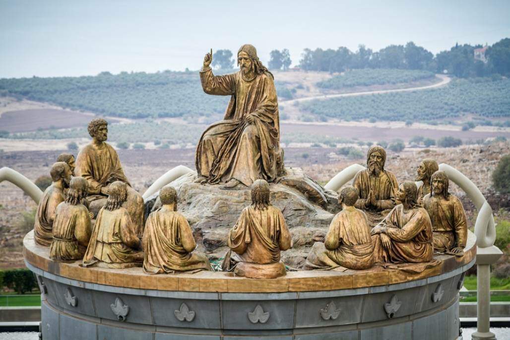 Escultura sermão da montanha, bem-aventuranças (alefbet/ Shutterstock) Escultura sermão da montanha, bem-aventuranças (alefbet/ Shutterstock)