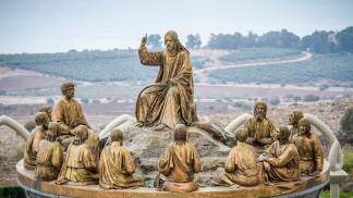Escultura sermão da montanha, bem-aventuranças