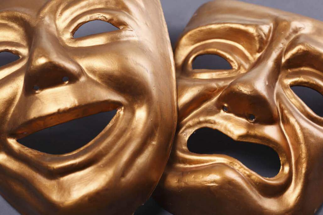 tragédia e comédia, teatro, máscaras (heliopix/ Shutterstock) tragédia e comédia, teatro, máscaras (heliopix/ Shutterstock)
