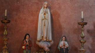 Our_Lady_of_Fátima_and_the_Children_-_Igreja_de_São_Domingos_-_Lisbon Our_Lady_of_Fátima_and_the_Children_-_Igreja_de_São_Domingos_-_Lisbon