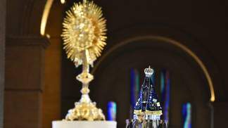 Jesus Eucarístico e Nossa Senhora Aparecida Jesus Eucarístico e Nossa Senhora Aparecida