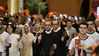 entrada de religiosos e religiosas  na novena da Padroeira 2022 – Missa das 19h