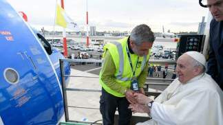 Papa Francisco embarca em avião para Viagem Apostólica