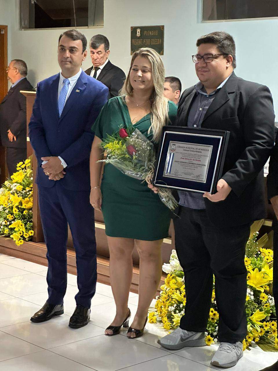 Jornalista José Eduardo recebe título da Câmara de Aparecida