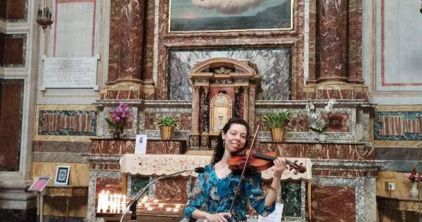 Aniversário do Papa Francisco tem apresentação de violinista brasileira