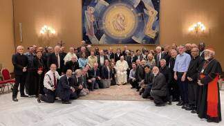 Entrega do Documento da Fase Diocesana para o Papa Francisco