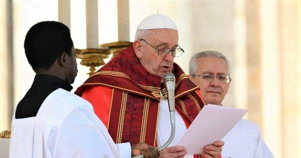 Papa cancela participação em procissão da Via Sacra pela primeira vez