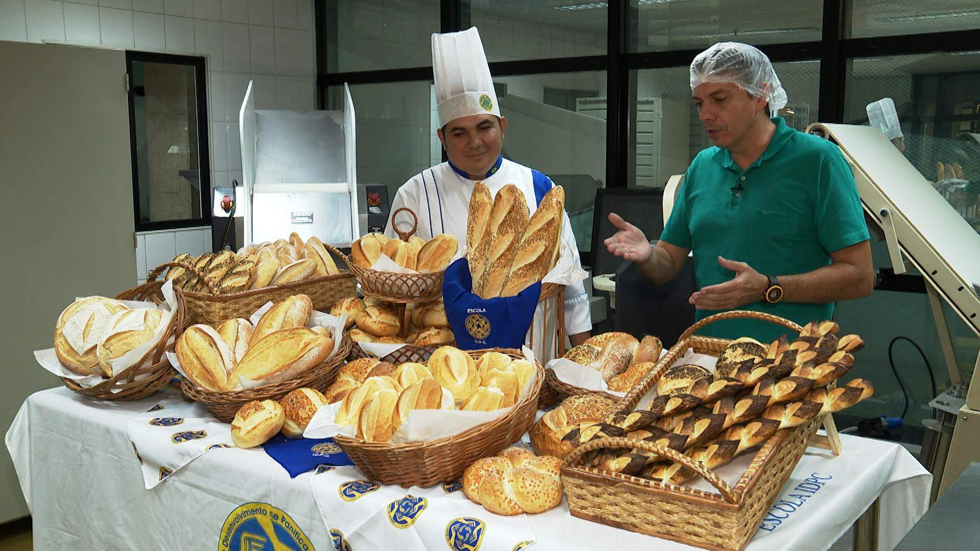Reportagem da TV Aparecida destaca histórias e a indústria dos pães