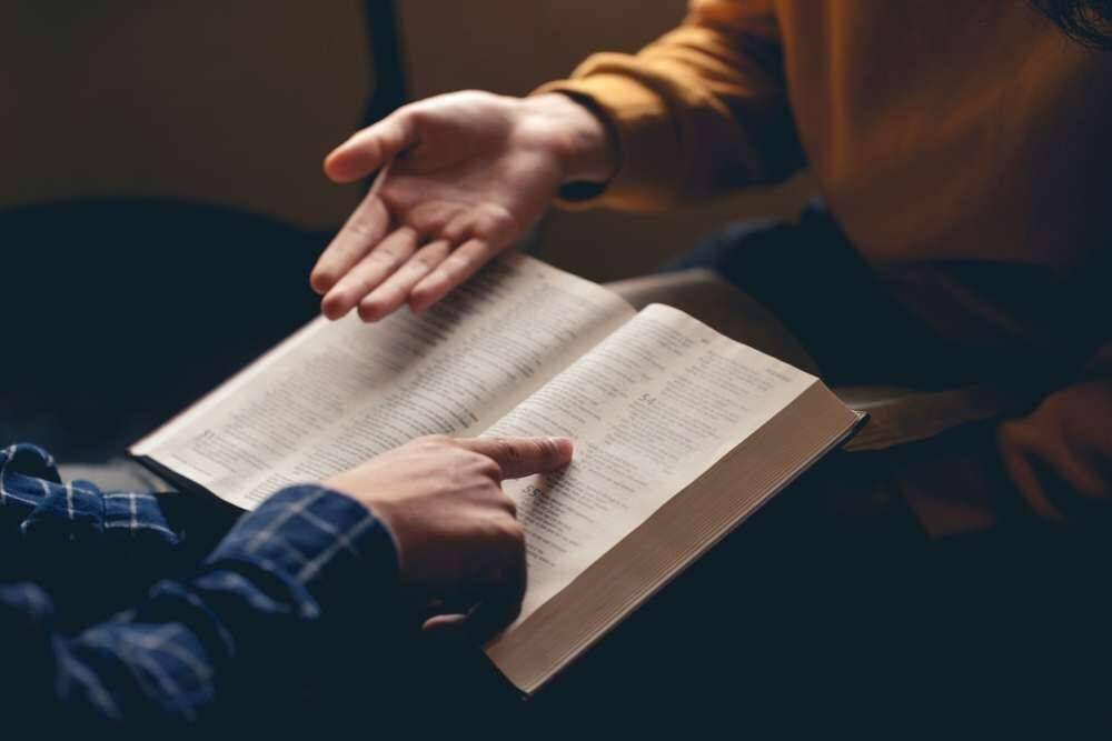 Como a Bíblia nos ensina a comunicar?