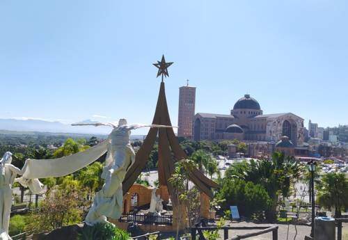 Basílica de Aparecida vista do Morro do Presépio