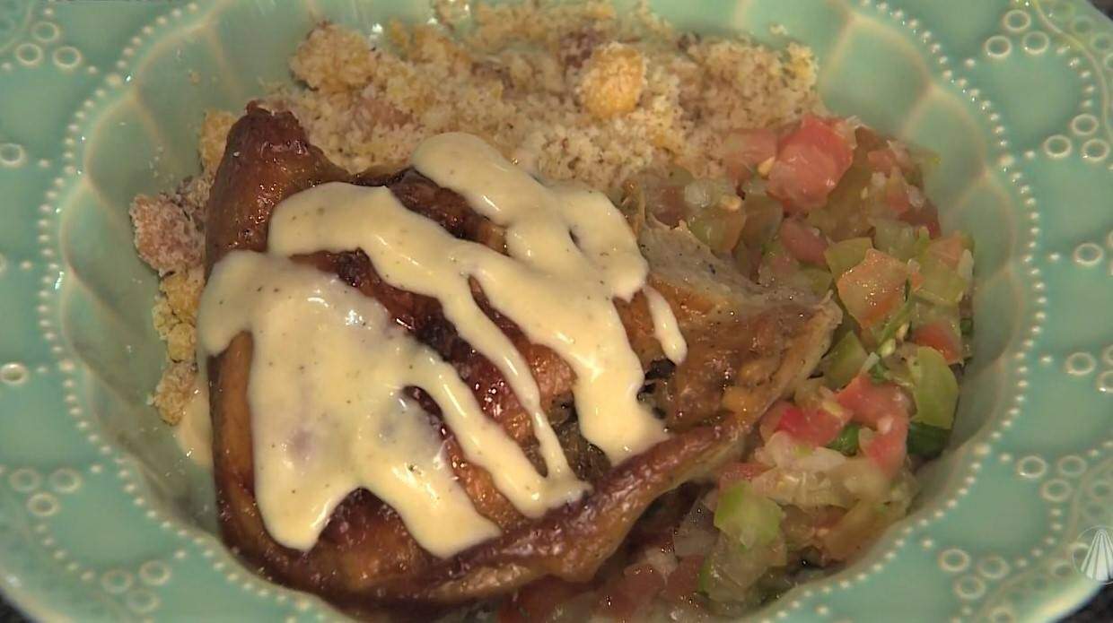 Frango Assado com Farofa de Banana da Terra e Bacon - Santa Receita