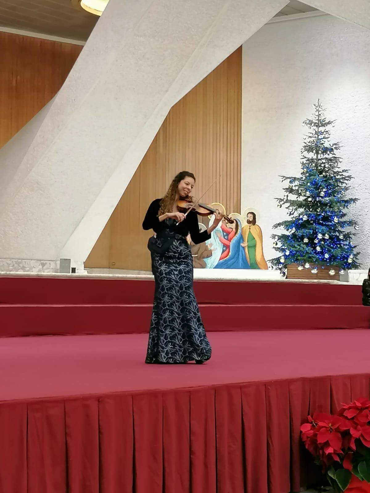 Violinista de Lorena se apresenta para o Papa pela segunda vez