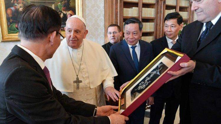 Papa Francisco demonstra desejo de visitar o Vietnã