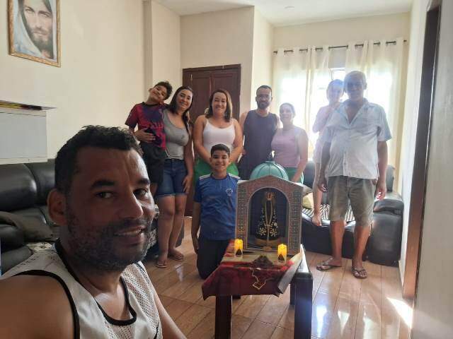 Família Alves, que recebeu a Capelinha em cidade mineira