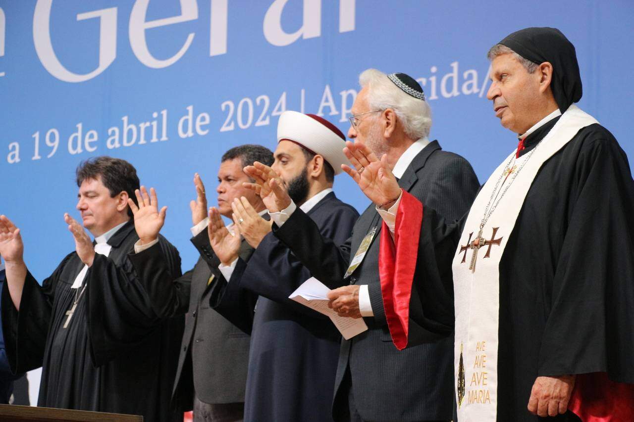 Celebração inter-religiosa prega a paz pelo diálogo