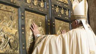 porta santa papa francisco 2015