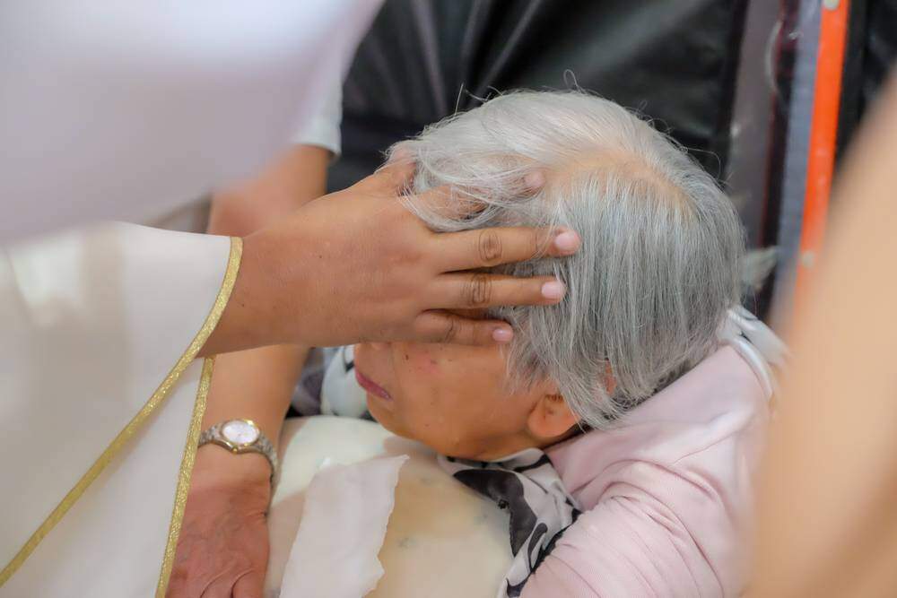 Unção dos Enfermos é destaque na intenção de oração do Papa em julho